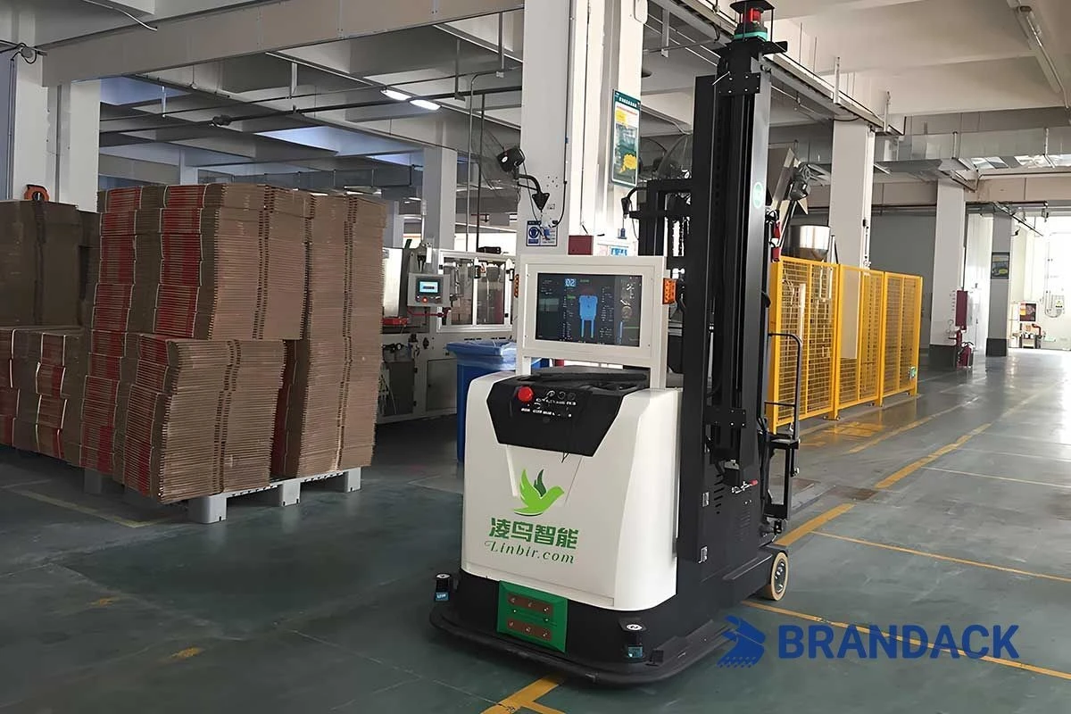 Chariot &eacute;l&eacute;vateur AGV sans pilote&nbsp;&ndash;&nbsp;Technologie d'entreposage Innovation